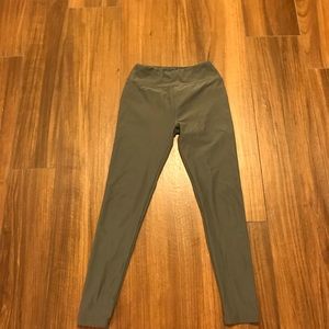 Gray LuLaRoe leggings